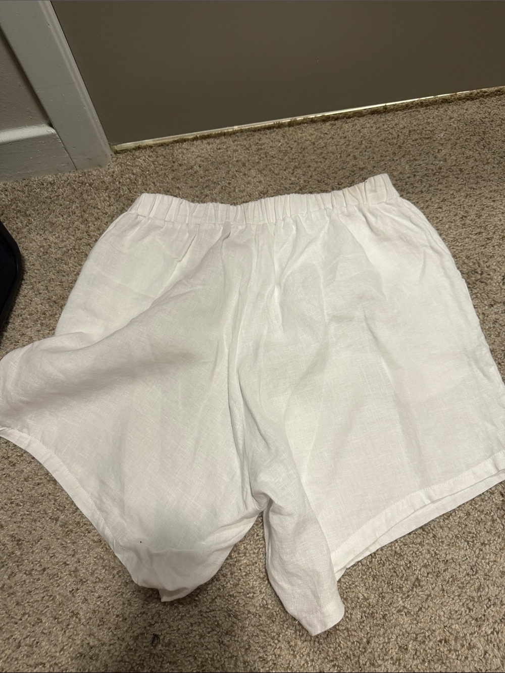 Women's White Elastic-Waist Linen-Feel Bermuda Shorts - Picture 3 of 4